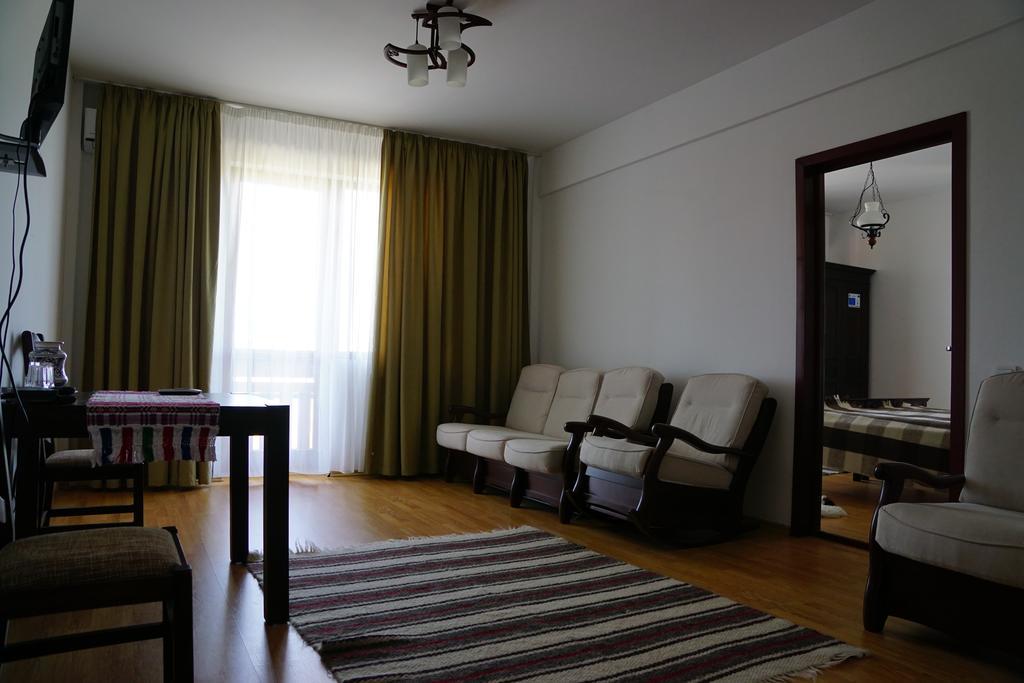 Pensiunea Casa Bunicului Mociu エクステリア 写真